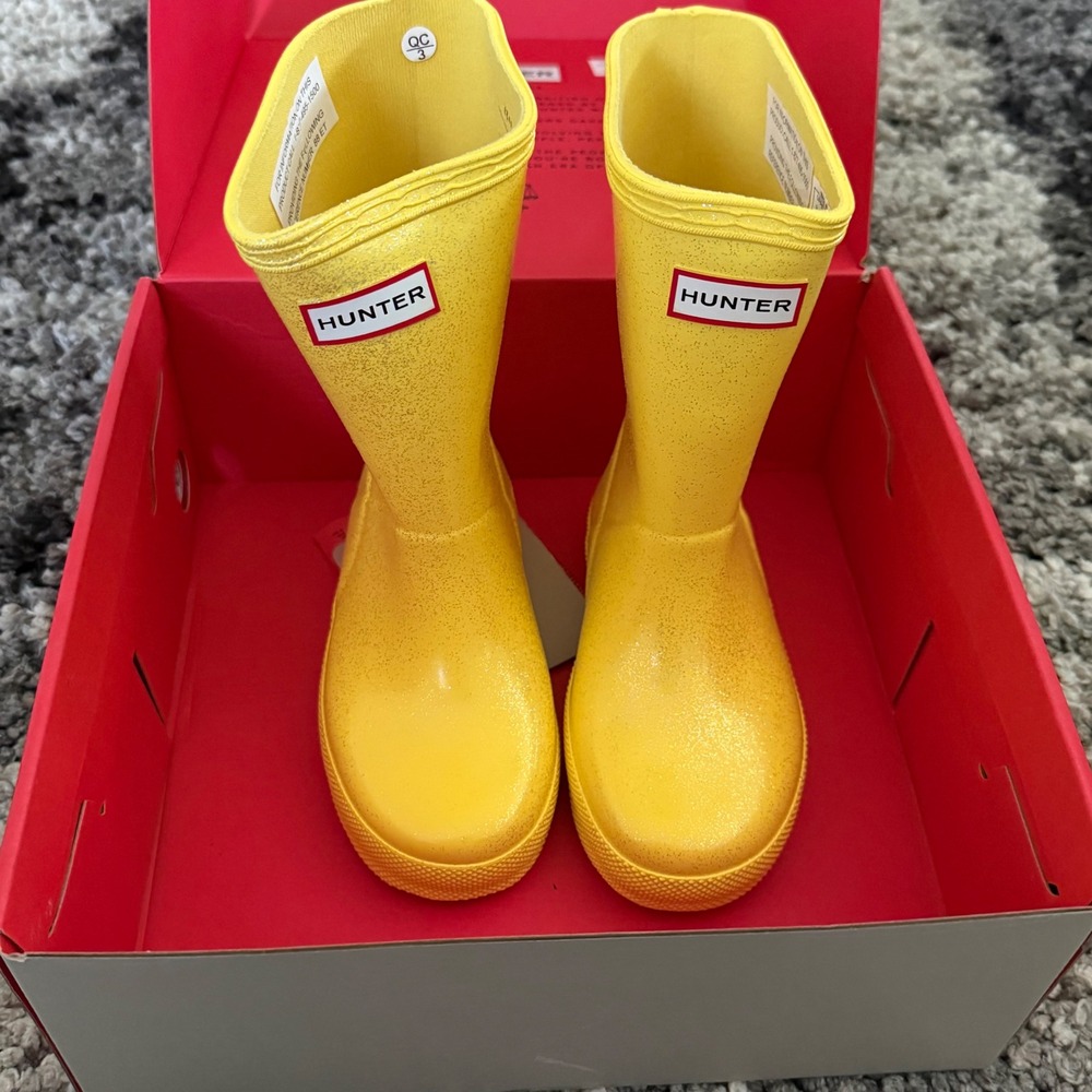 Hunter Kids First Classic Starlight Yellow Glitter Rain Boots Size 10 US 9 UK